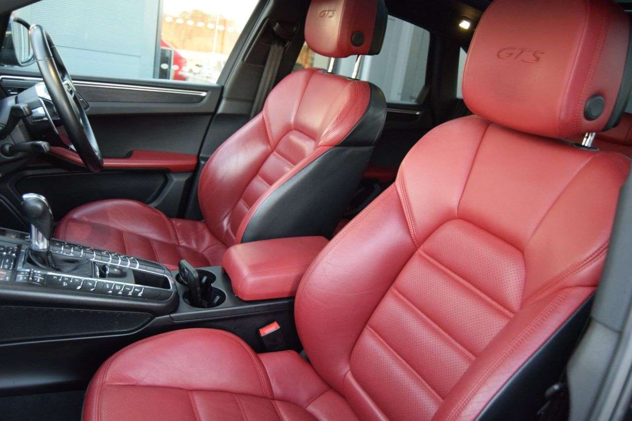 2017 PORSCHE MACAN 2017 PORSCHE MACAN