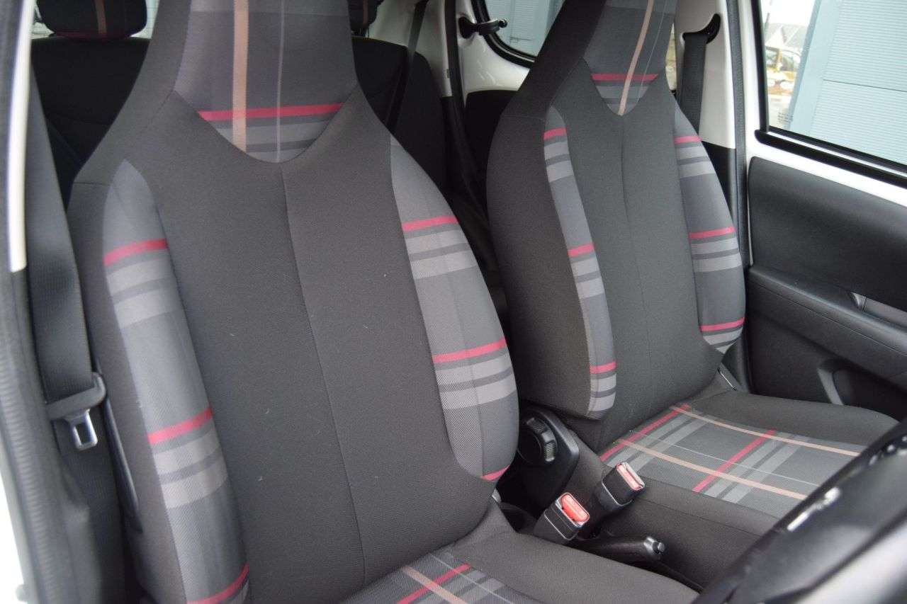 2016 PEUGEOT 108 2016 PEUGEOT 108