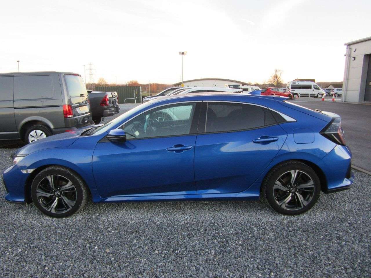 A 2018 HONDA CIVIC 1.0 VTEC Turbo SR Hatchback 5dr Petrol CVT Euro 6 (s/s) (126 ps) A 2018 HONDA CIVIC 1.0 VTEC Turbo SR Hatchback 5dr Petrol CVT Euro 6 (s/s) (126 ps)