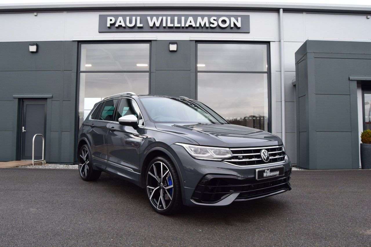 A 2021 VOLKSWAGEN TIGUAN 2.0 TSI R SUV 5dr Petrol DSG 4Motion Euro 6 (s/s) (320 ps) A 2021 VOLKSWAGEN TIGUAN 2.0 TSI R SUV 5dr Petrol DSG 4Motion Euro 6 (s/s) (320 ps)