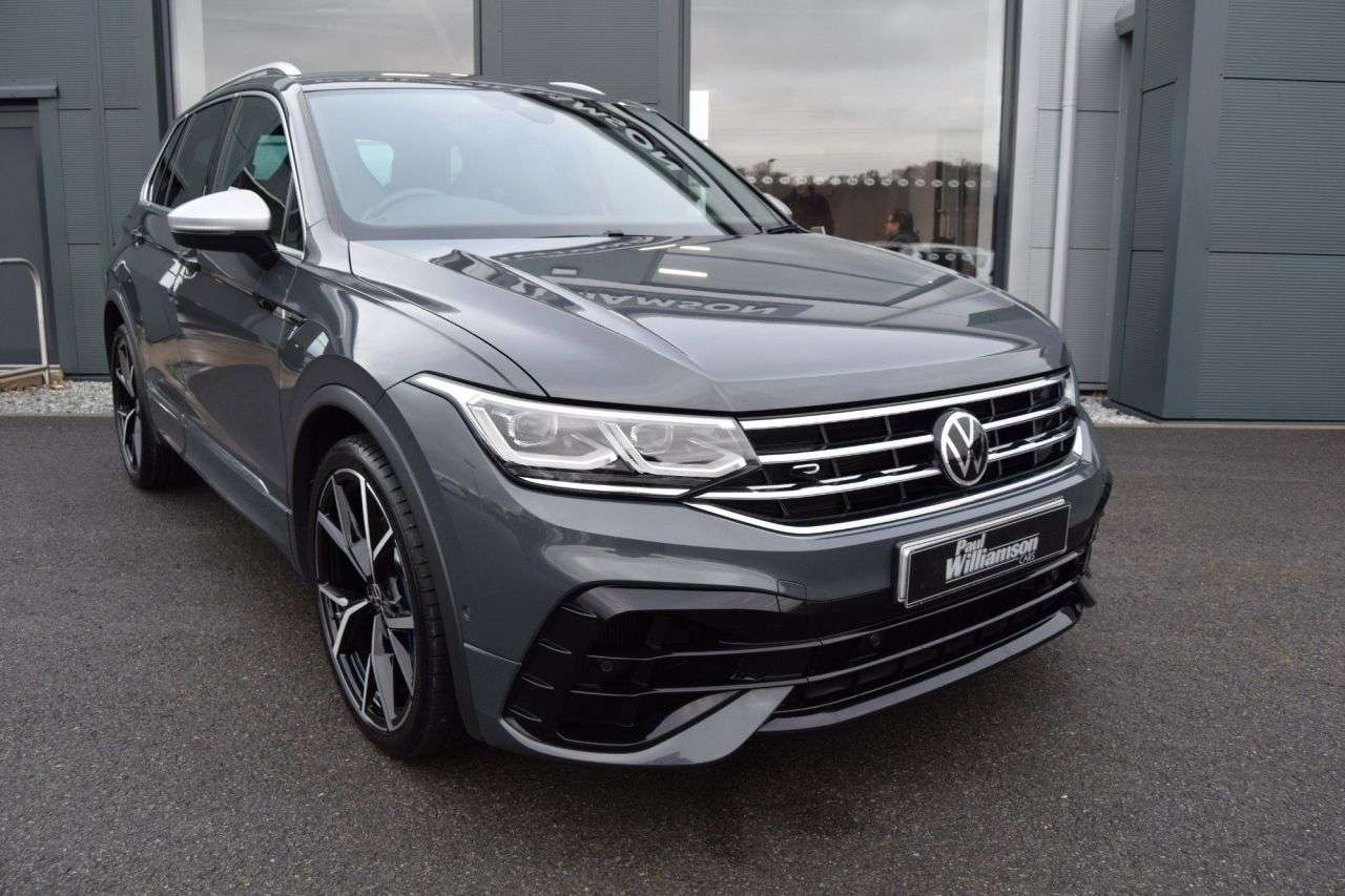 A 2021 VOLKSWAGEN TIGUAN 2.0 TSI R SUV 5dr Petrol DSG 4Motion Euro 6 (s/s) (320 ps) A 2021 VOLKSWAGEN TIGUAN 2.0 TSI R SUV 5dr Petrol DSG 4Motion Euro 6 (s/s) (320 ps)