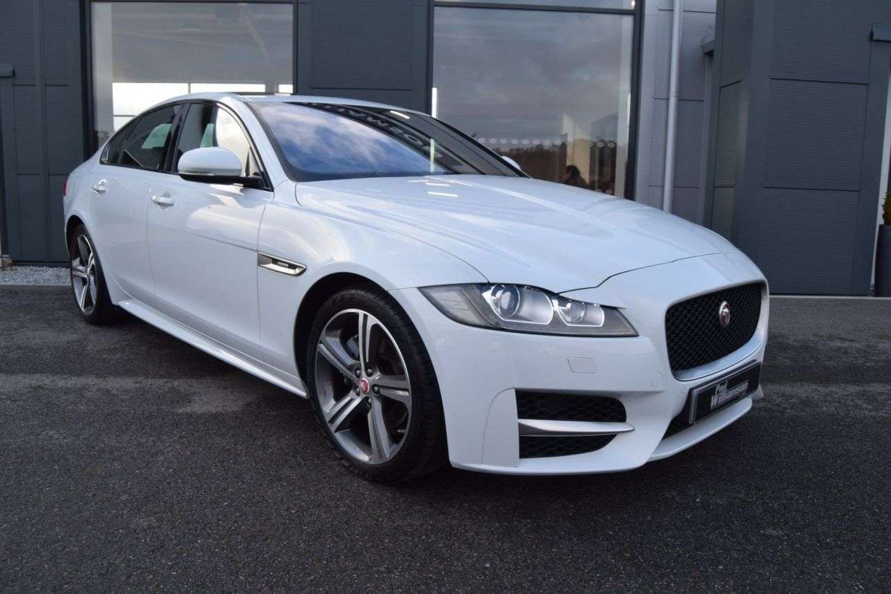 A 2016 JAGUAR XF 2.0d R-Sport Saloon 4dr Diesel Auto Euro 6 (s/s) (180 ps) A 2016 JAGUAR XF 2.0d R-Sport Saloon 4dr Diesel Auto Euro 6 (s/s) (180 ps)