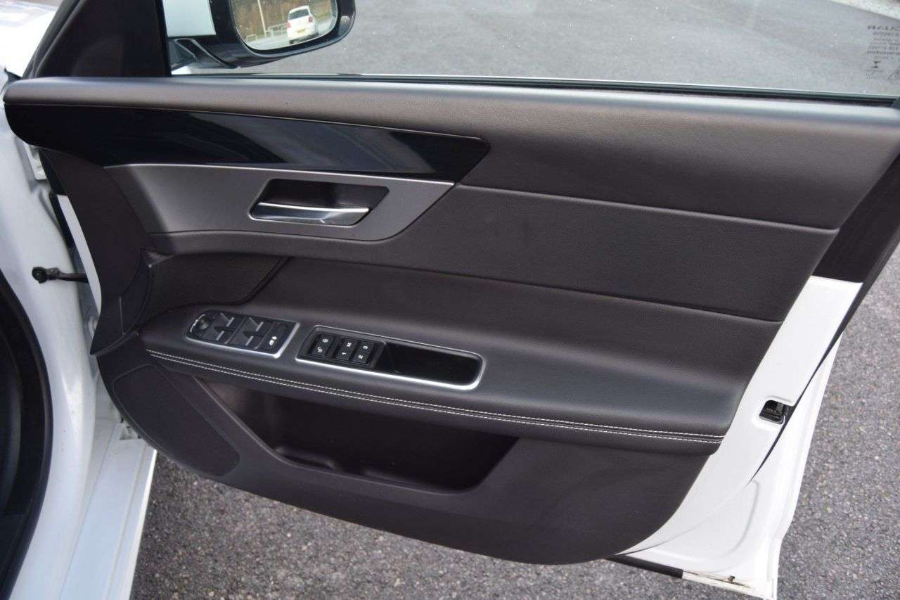 2016 JAGUAR XF 2016 JAGUAR XF