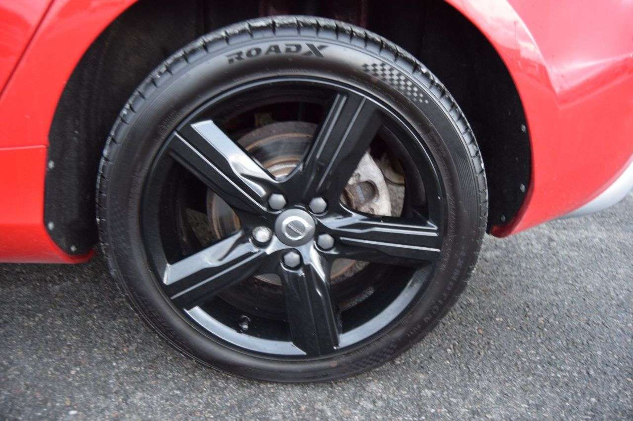 2017 VOLVO V40 2017 VOLVO V40