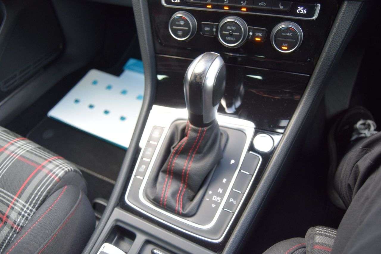 2020 VOLKSWAGEN GOLF 2020 VOLKSWAGEN GOLF