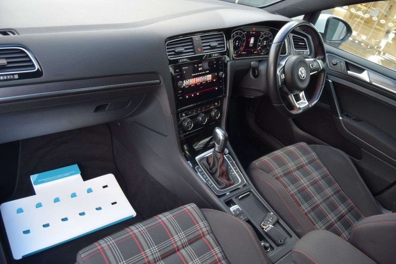 2020 VOLKSWAGEN GOLF 2020 VOLKSWAGEN GOLF