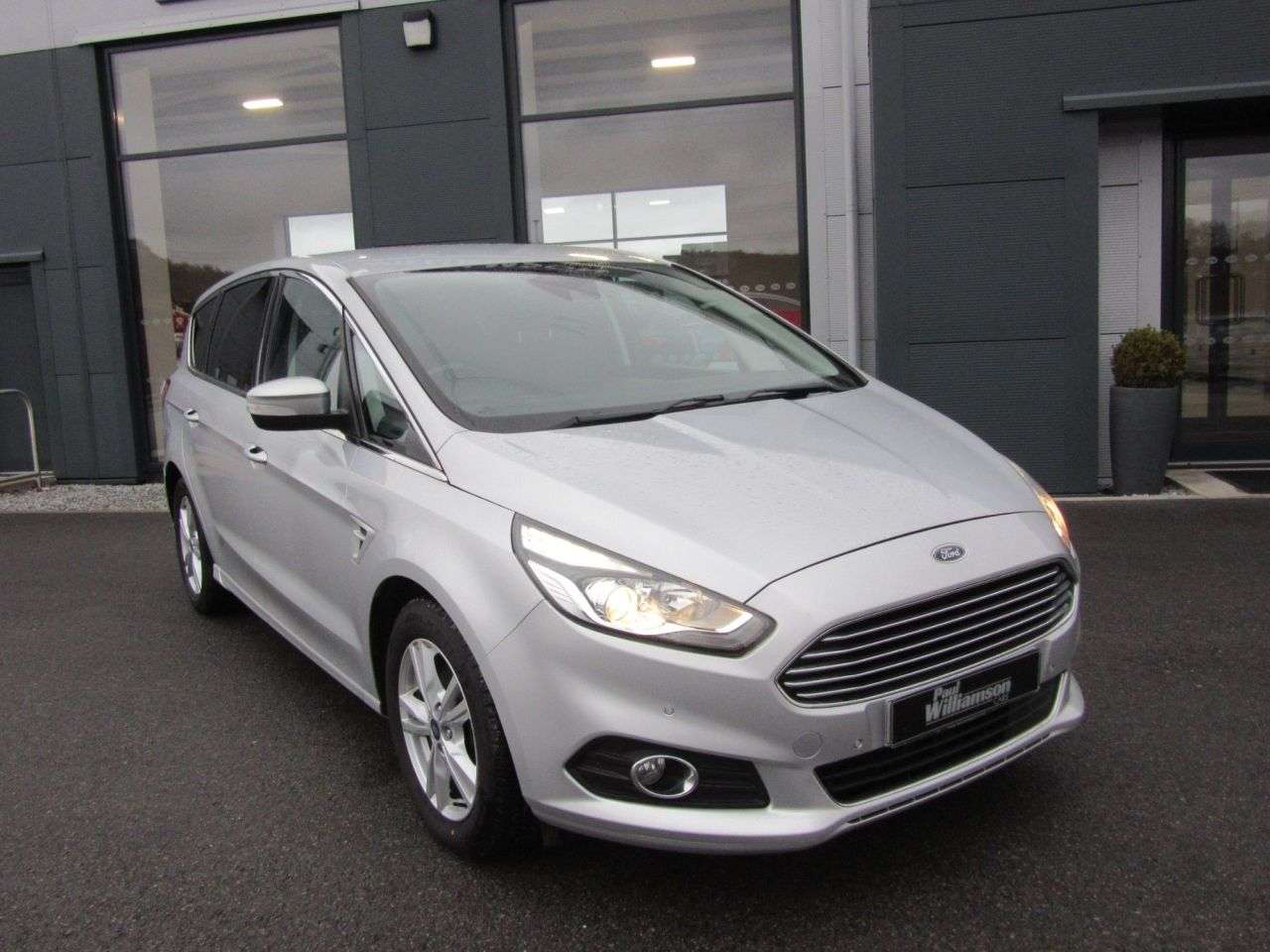 A 2016 FORD S-MAX 2.0 TDCi Titanium MPV 5dr Diesel Manual Euro 6 (s/s) (150 ps) A 2016 FORD S-MAX 2.0 TDCi Titanium MPV 5dr Diesel Manual Euro 6 (s/s) (150 ps)
