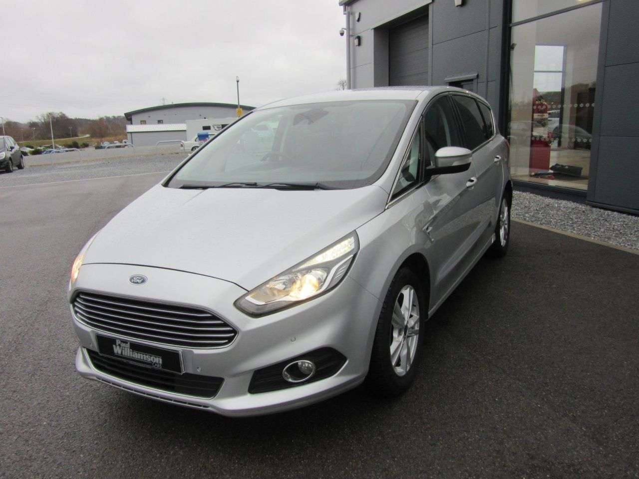 A 2016 FORD S-MAX 2.0 TDCi Titanium MPV 5dr Diesel Manual Euro 6 (s/s) (150 ps) A 2016 FORD S-MAX 2.0 TDCi Titanium MPV 5dr Diesel Manual Euro 6 (s/s) (150 ps)