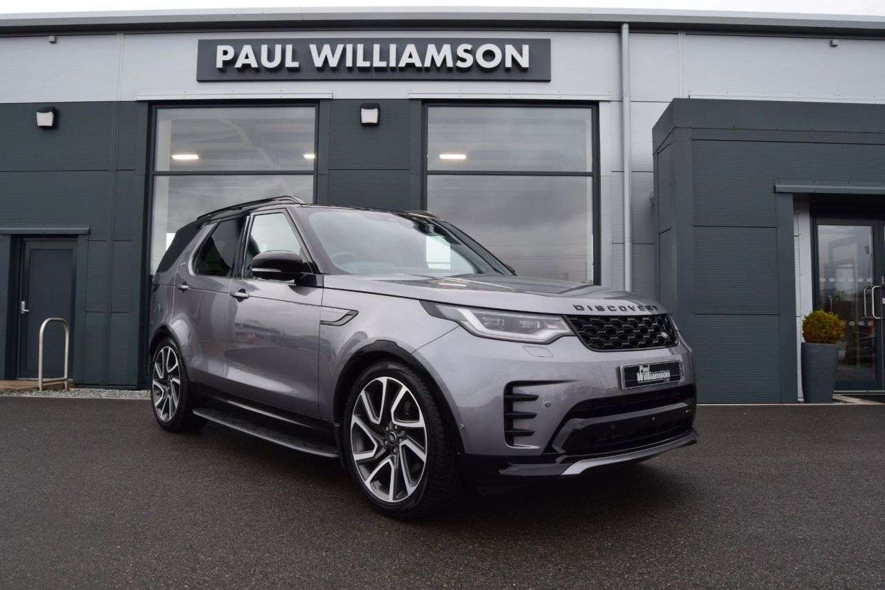 A 2022 LAND ROVER DISCOVERY 3.0 D300 MHEV R-Dynamic SE SUV 5dr Diesel Auto 4WD Euro 6 (s/s) (300 ps) A 2022 LAND ROVER DISCOVERY 3.0 D300 MHEV R-Dynamic SE SUV 5dr Diesel Auto 4WD Euro 6 (s/s) (300 ps)