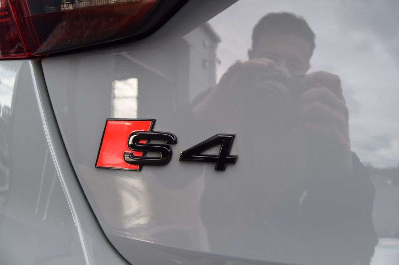 2019 AUDI S4 AVANT 2019 AUDI S4 AVANT