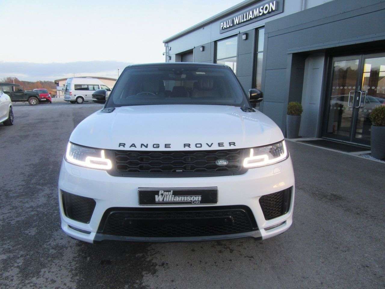 A 2019 LAND ROVER RANGE ROVER SPORT 3.0 SD V6 HSE Dynamic SUV 5dr Diesel Auto 4WD Euro 6 (s/s) (306 ps) A 2019 LAND ROVER RANGE ROVER SPORT 3.0 SD V6 HSE Dynamic SUV 5dr Diesel Auto 4WD Euro 6 (s/s) (306 ps)