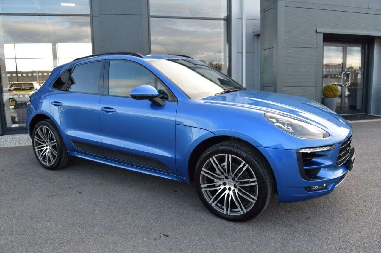 A 2018 PORSCHE MACAN 3.0 V6 S SUV 5dr Petrol PDK 4WD Euro 6 (s/s) (340 ps) A 2018 PORSCHE MACAN 3.0 V6 S SUV 5dr Petrol PDK 4WD Euro 6 (s/s) (340 ps)