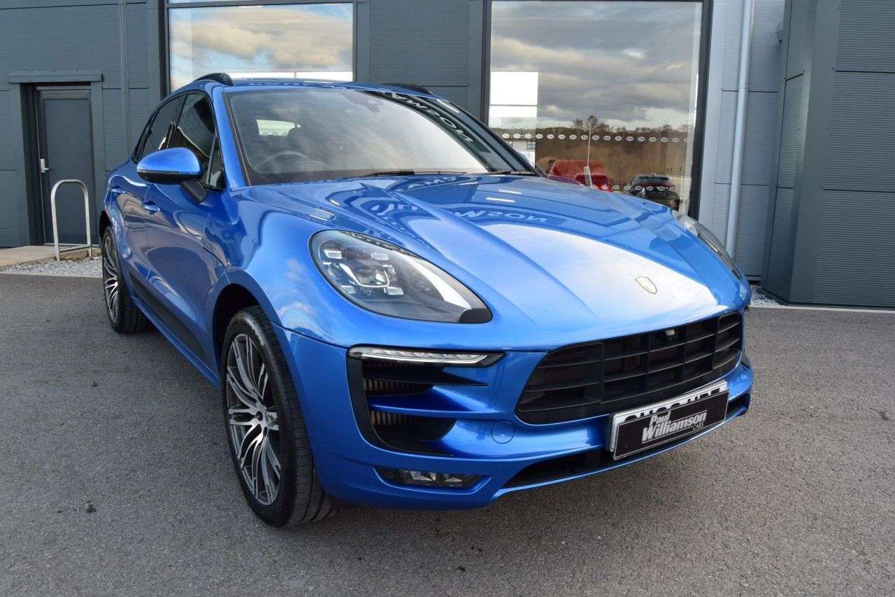A 2018 PORSCHE MACAN 3.0 V6 S SUV 5dr Petrol PDK 4WD Euro 6 (s/s) (340 ps) A 2018 PORSCHE MACAN 3.0 V6 S SUV 5dr Petrol PDK 4WD Euro 6 (s/s) (340 ps)