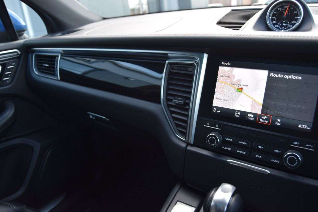 2018 PORSCHE MACAN 2018 PORSCHE MACAN