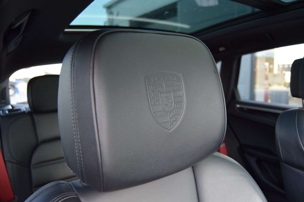 2018 PORSCHE MACAN 2018 PORSCHE MACAN