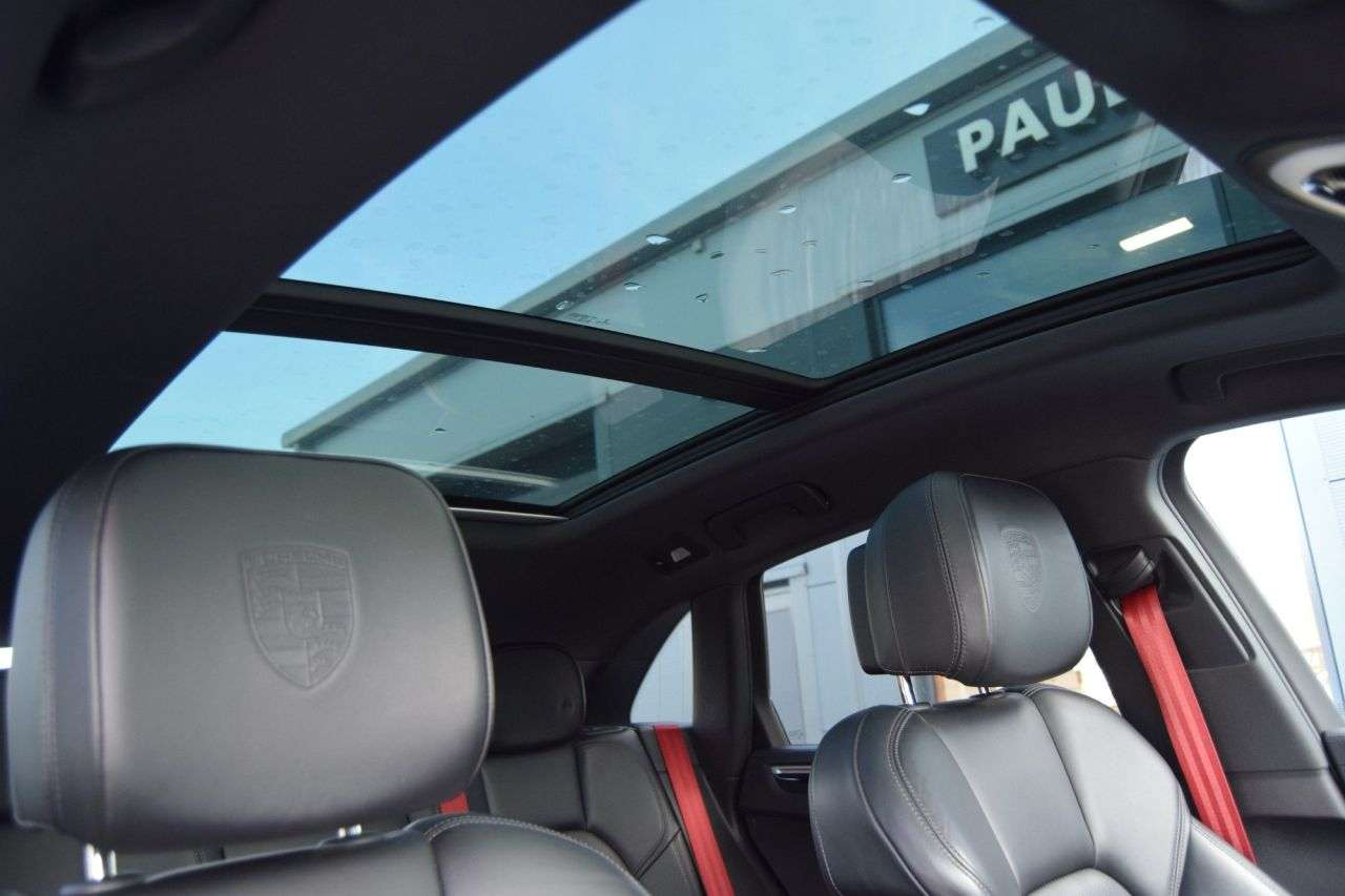 2018 PORSCHE MACAN 2018 PORSCHE MACAN