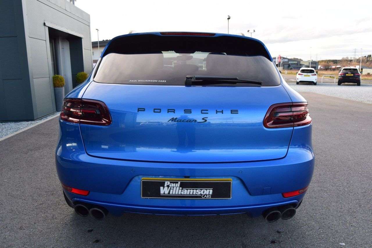 2018 PORSCHE MACAN 2018 PORSCHE MACAN