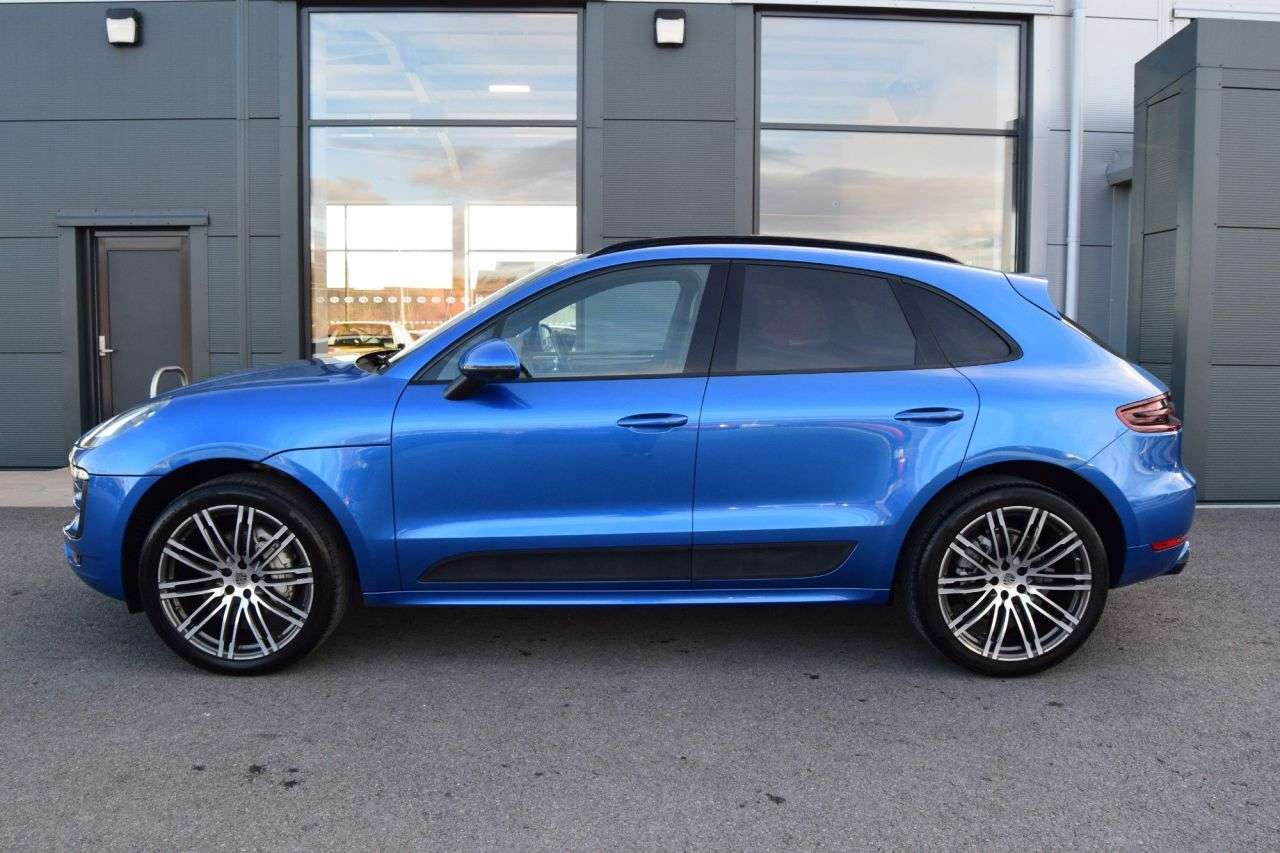 2018 PORSCHE MACAN 2018 PORSCHE MACAN