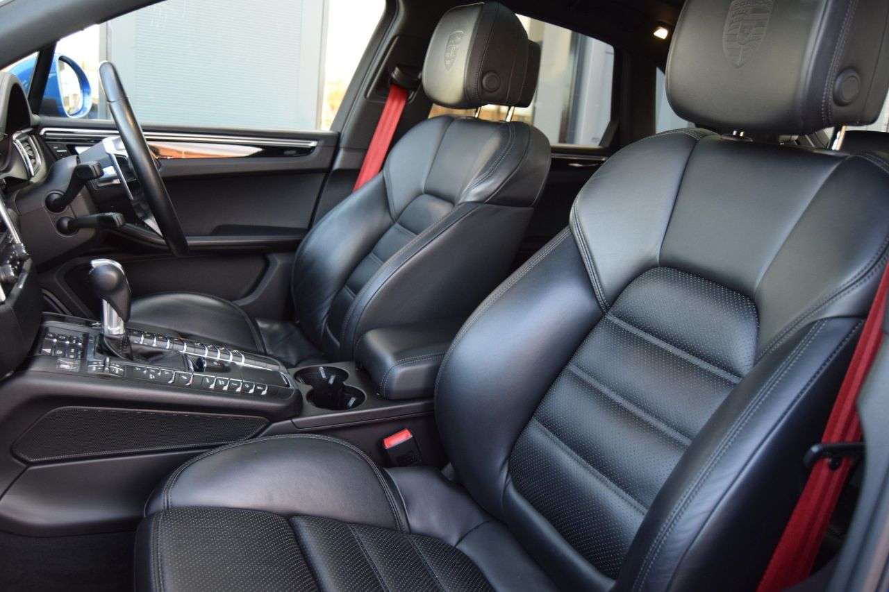 2018 PORSCHE MACAN 2018 PORSCHE MACAN