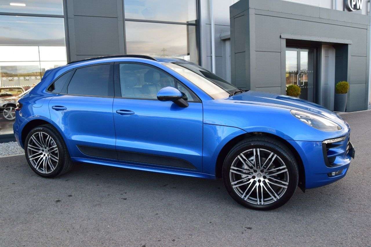A 2018 PORSCHE MACAN 3.0 V6 S SUV 5dr Petrol PDK 4WD Euro 6 (s/s) (340 ps) A 2018 PORSCHE MACAN 3.0 V6 S SUV 5dr Petrol PDK 4WD Euro 6 (s/s) (340 ps)