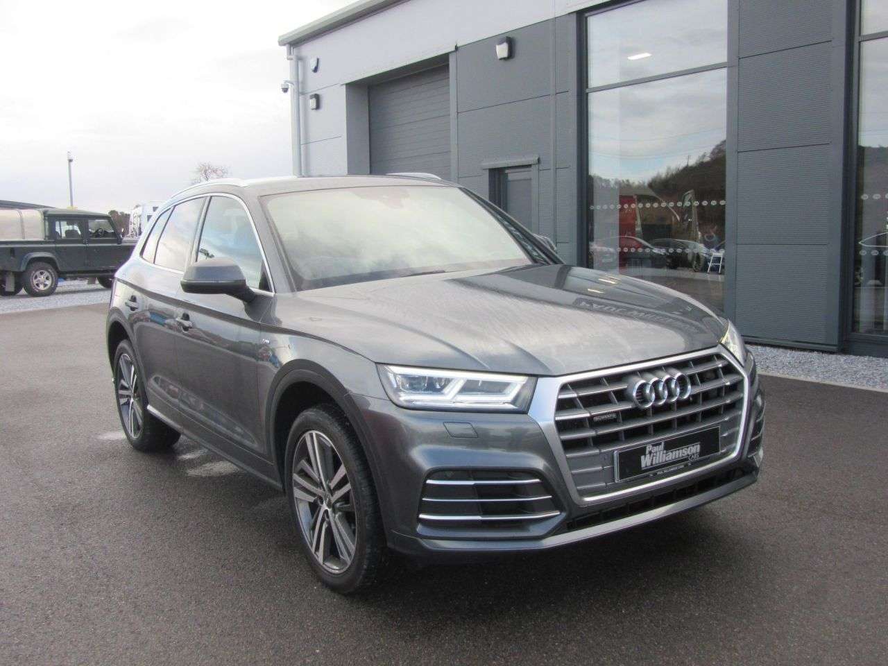 A 2017 AUDI Q5 2.0 TDI S line SUV 5dr Diesel S Tronic quattro Euro 6 (s/s) (190 ps) A 2017 AUDI Q5 2.0 TDI S line SUV 5dr Diesel S Tronic quattro Euro 6 (s/s) (190 ps)