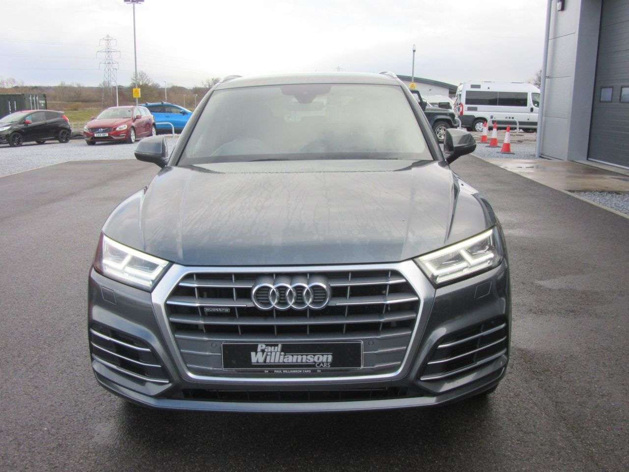 A 2017 AUDI Q5 2.0 TDI S line SUV 5dr Diesel S Tronic quattro Euro 6 (s/s) (190 ps) A 2017 AUDI Q5 2.0 TDI S line SUV 5dr Diesel S Tronic quattro Euro 6 (s/s) (190 ps)