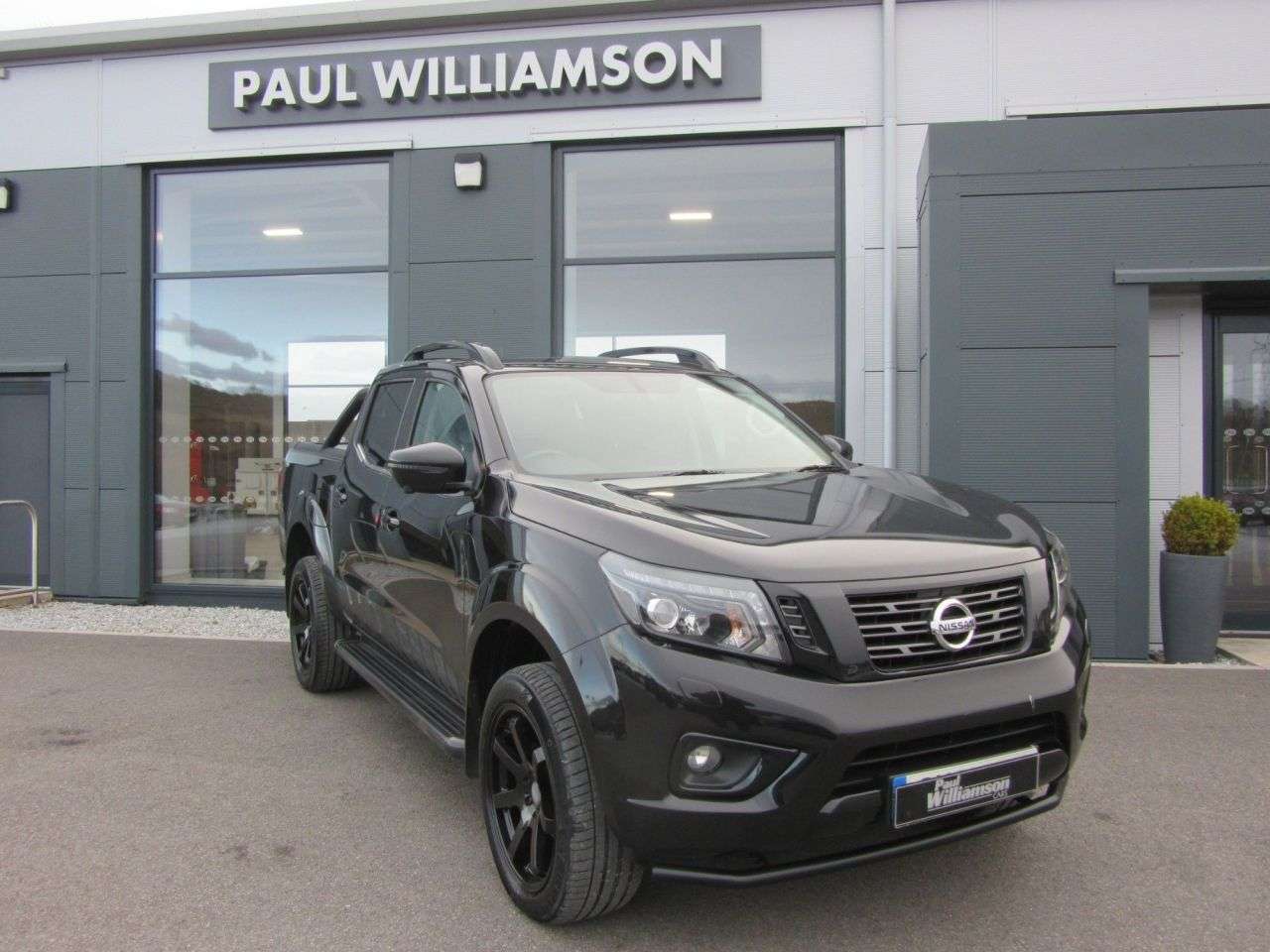 A 2021 NISSAN NAVARA 2.3 dCi N-Guard Pickup Double Cab 4dr Diesel Auto 4WD Euro 6 (190 ps) A 2021 NISSAN NAVARA 2.3 dCi N-Guard Pickup Double Cab 4dr Diesel Auto 4WD Euro 6 (190 ps)