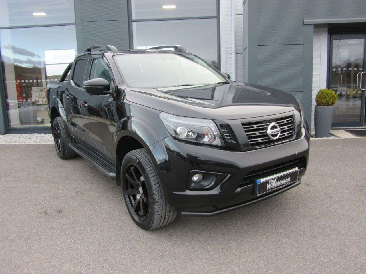 A 2021 NISSAN NAVARA 2.3 dCi N-Guard Pickup Double Cab 4dr Diesel Auto 4WD Euro 6 (190 ps) A 2021 NISSAN NAVARA 2.3 dCi N-Guard Pickup Double Cab 4dr Diesel Auto 4WD Euro 6 (190 ps)