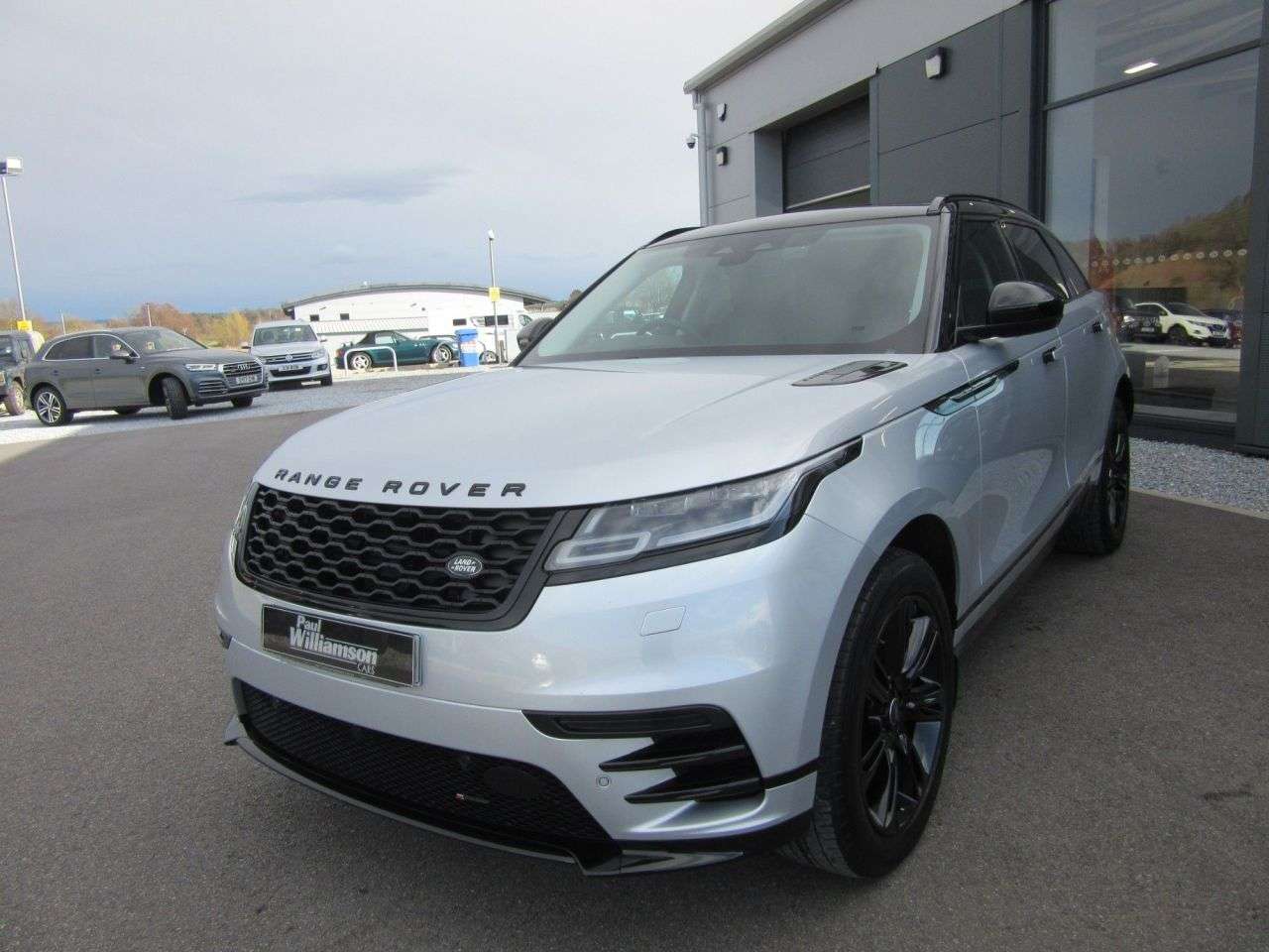 A 2022 LAND ROVER RANGE ROVER VELAR 2.0 P400e 17.1kWh R-Dynamic SE SUV 5dr Petrol Plug-in Hybrid Auto 4WD Euro A 2022 LAND ROVER RANGE ROVER VELAR 2.0 P400e 17.1kWh R-Dynamic SE SUV 5dr Petrol Plug-in Hybrid Auto 4WD Euro