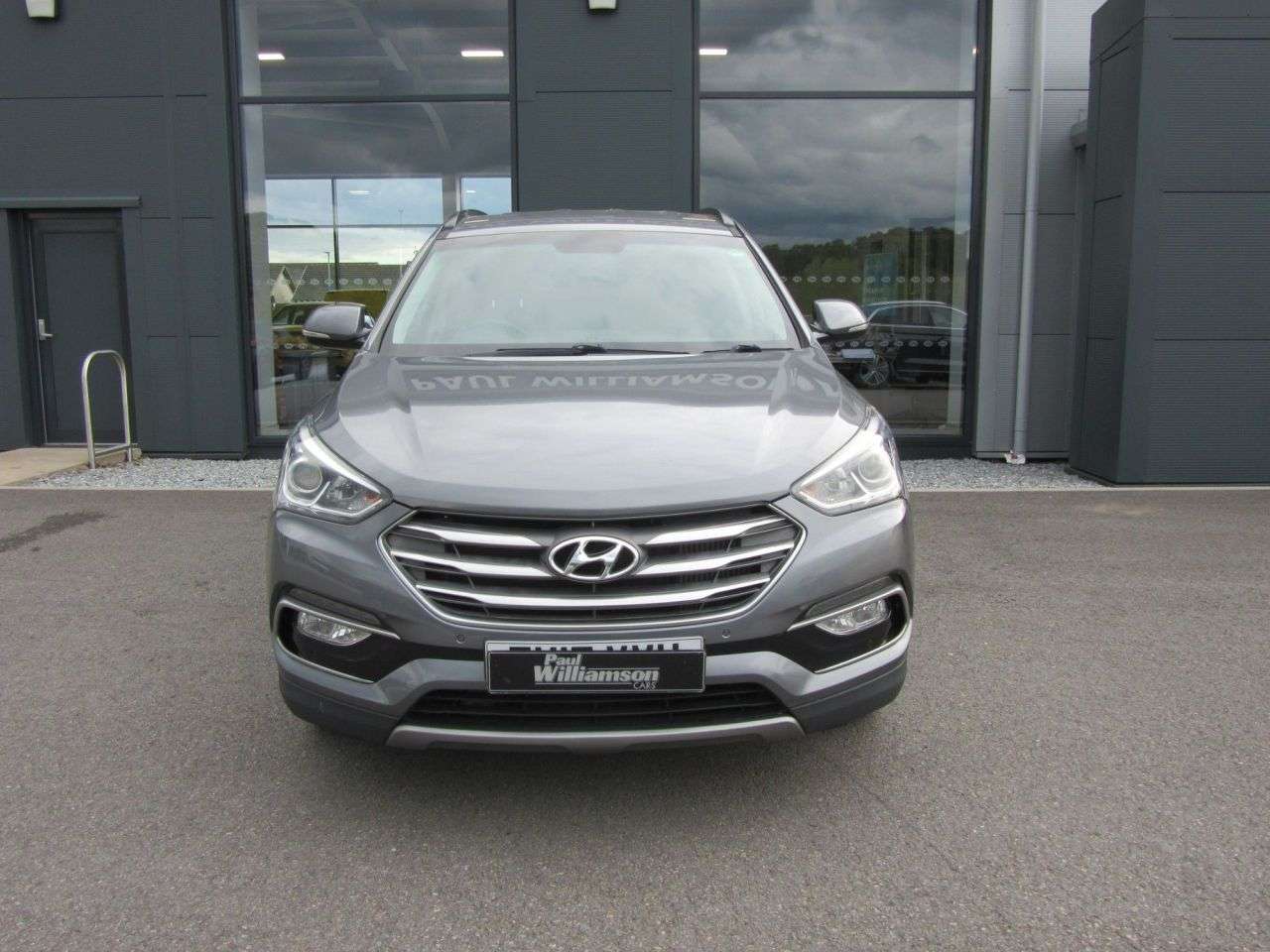 A 2017 HYUNDAI SANTA FE 2.2 CRDi Blue Drive Premium SUV 5dr Diesel Manual 4WD Euro 6 (s/s) (7 Seat) A 2017 HYUNDAI SANTA FE 2.2 CRDi Blue Drive Premium SUV 5dr Diesel Manual 4WD Euro 6 (s/s) (7 Seat)