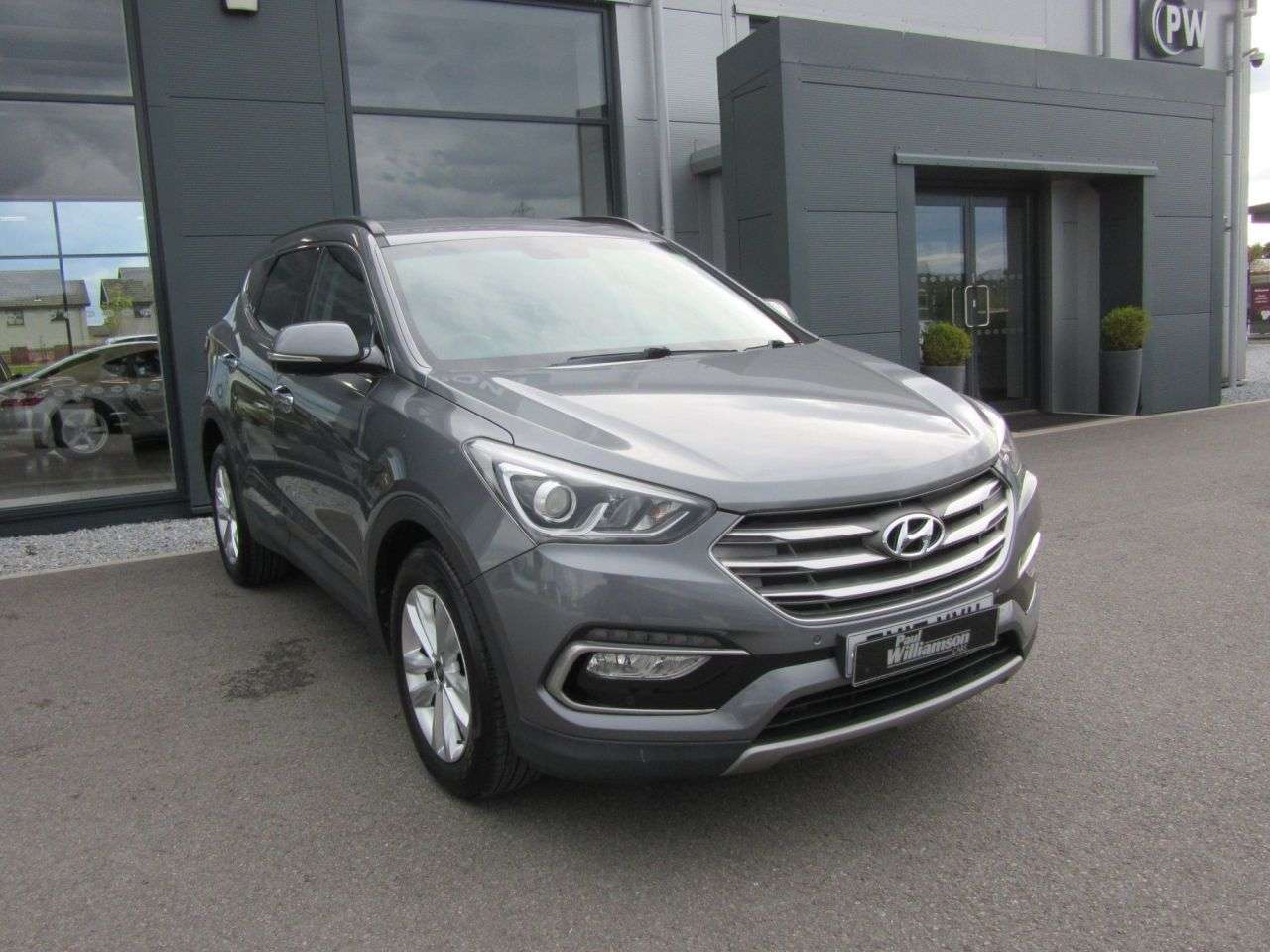 A 2017 HYUNDAI SANTA FE 2.2 CRDi Blue Drive Premium SUV 5dr Diesel Manual 4WD Euro 6 (s/s) (7 Seat) A 2017 HYUNDAI SANTA FE 2.2 CRDi Blue Drive Premium SUV 5dr Diesel Manual 4WD Euro 6 (s/s) (7 Seat)