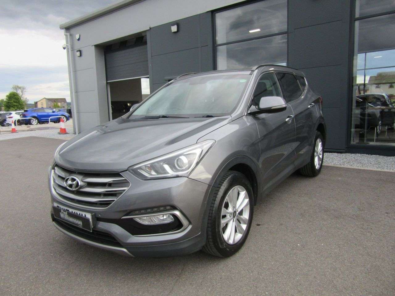 A 2017 HYUNDAI SANTA FE 2.2 CRDi Blue Drive Premium SUV 5dr Diesel Manual 4WD Euro 6 (s/s) (7 Seat) A 2017 HYUNDAI SANTA FE 2.2 CRDi Blue Drive Premium SUV 5dr Diesel Manual 4WD Euro 6 (s/s) (7 Seat)