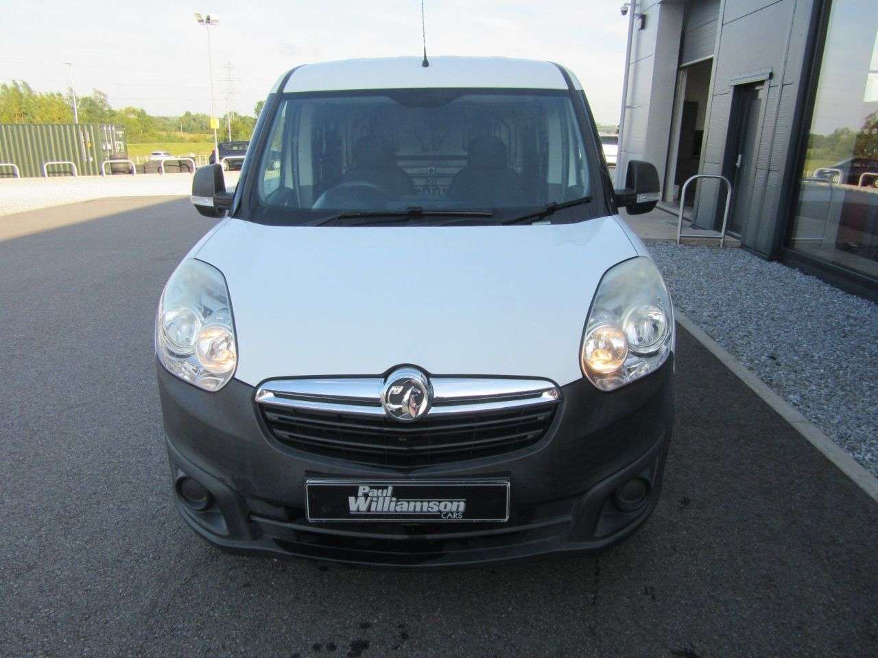 A 2016 VAUXHALL COMBO 1.3 CDTi 2000 16v Panel Van 3dr Diesel Manual FWD L1 H1 (133 g/km, 89 bhp) A 2016 VAUXHALL COMBO 1.3 CDTi 2000 16v Panel Van 3dr Diesel Manual FWD L1 H1 (133 g/km, 89 bhp)