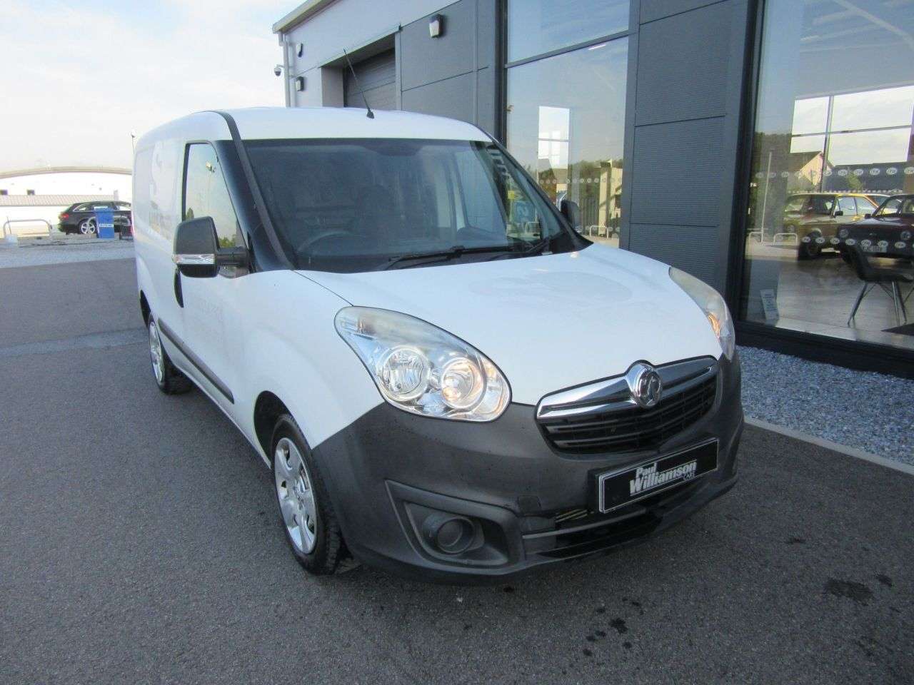 A 2016 VAUXHALL COMBO 1.3 CDTi 2000 16v Panel Van 3dr Diesel Manual FWD L1 H1 (133 g/km, 89 bhp) A 2016 VAUXHALL COMBO 1.3 CDTi 2000 16v Panel Van 3dr Diesel Manual FWD L1 H1 (133 g/km, 89 bhp)