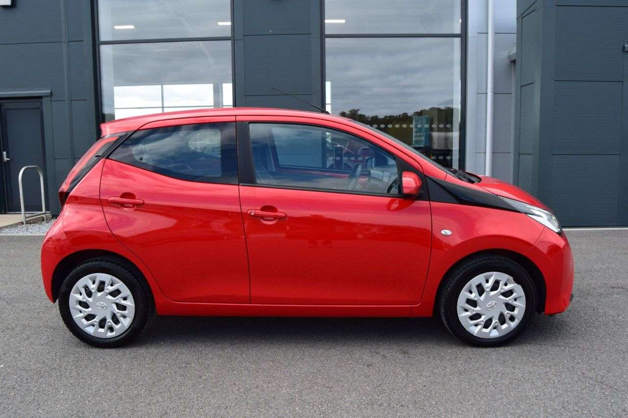 2021 TOYOTA AYGO 2021 TOYOTA AYGO