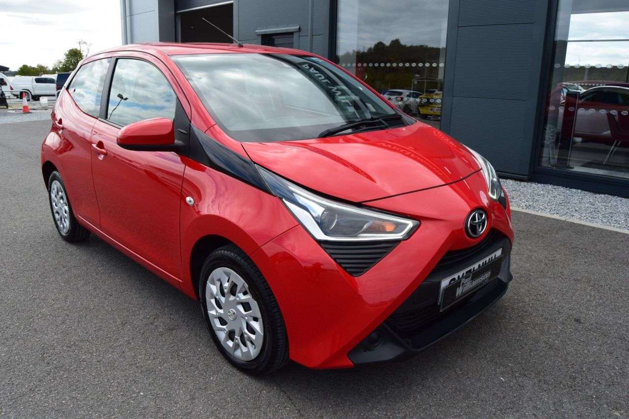 A 2021 TOYOTA AYGO 1.0 VVT-i x-play Hatchback 5dr Petrol Manual Euro 6 (s/s) (71 ps) A 2021 TOYOTA AYGO 1.0 VVT-i x-play Hatchback 5dr Petrol Manual Euro 6 (s/s) (71 ps)