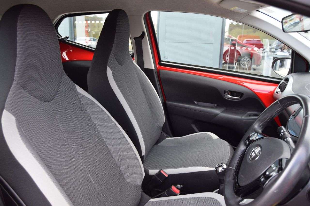 2021 TOYOTA AYGO 2021 TOYOTA AYGO