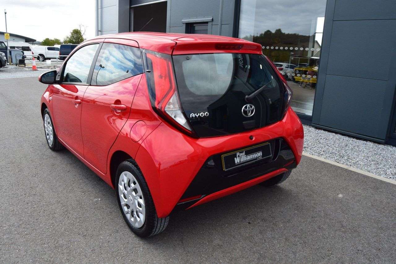 2021 TOYOTA AYGO 2021 TOYOTA AYGO