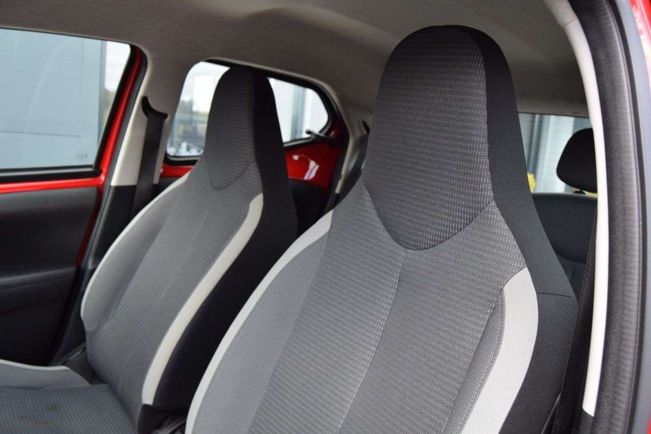 2021 TOYOTA AYGO 2021 TOYOTA AYGO
