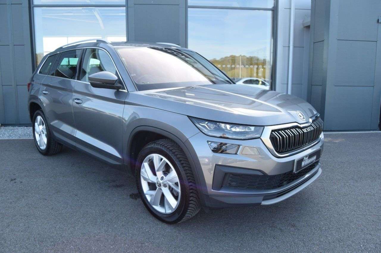 A 2022 SKODA KODIAQ 1.5 TSI ACT SE L SUV 5dr Petrol DSG Euro 6 (s/s) (7 Seat) (150 ps) A 2022 SKODA KODIAQ 1.5 TSI ACT SE L SUV 5dr Petrol DSG Euro 6 (s/s) (7 Seat) (150 ps)
