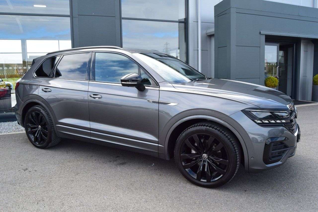 A 2023 VOLKSWAGEN TOUAREG 3.0 TDI V6 Black Edition SUV 5dr Diesel Tiptronic 4Motion Euro 6 (s/s) (286 A 2023 VOLKSWAGEN TOUAREG 3.0 TDI V6 Black Edition SUV 5dr Diesel Tiptronic 4Motion Euro 6 (s/s) (286