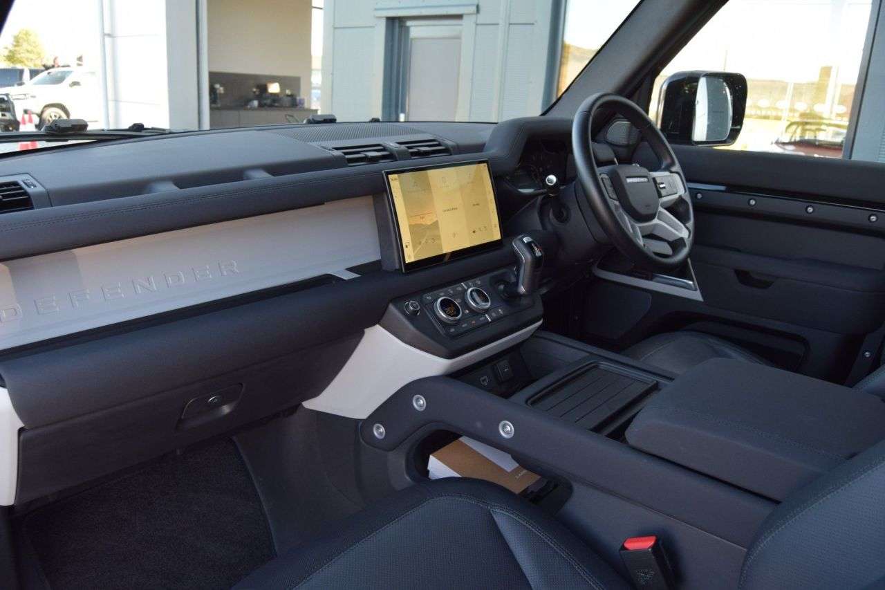 2023 LAND ROVER DEFENDER 2023 LAND ROVER DEFENDER