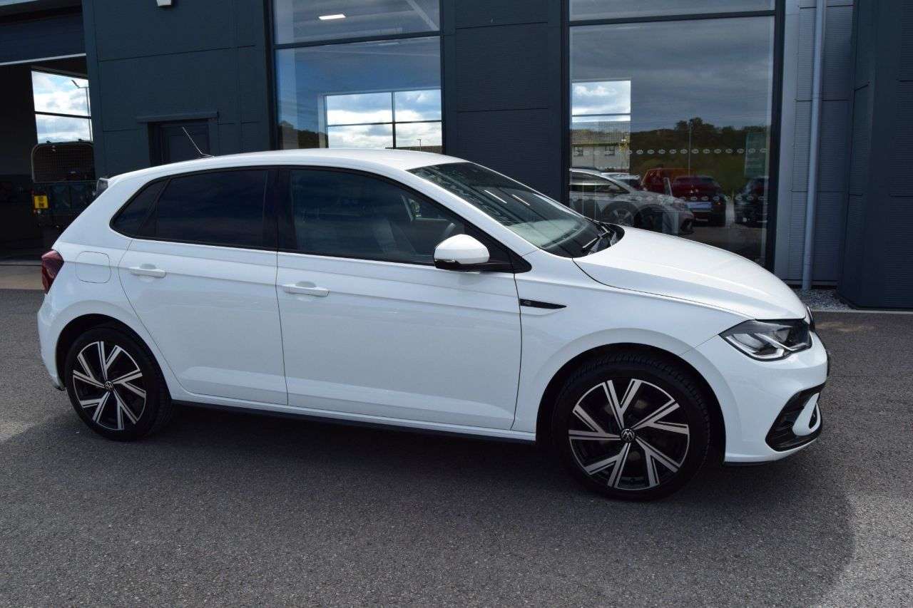 A 2022 VOLKSWAGEN POLO 1.0 TSI R-Line Hatchback 5dr Petrol DSG Euro 6 (s/s) (110 ps) A 2022 VOLKSWAGEN POLO 1.0 TSI R-Line Hatchback 5dr Petrol DSG Euro 6 (s/s) (110 ps)