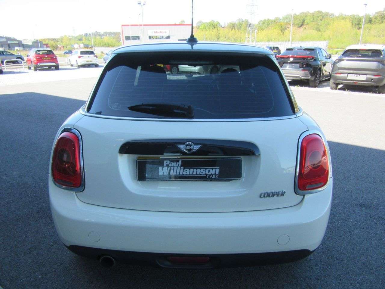 A 2017 MINI HATCH 1.5 Cooper Seven Hatchback 5dr Petrol Manual Euro 6 (s/s) (136 ps) A 2017 MINI HATCH 1.5 Cooper Seven Hatchback 5dr Petrol Manual Euro 6 (s/s) (136 ps)