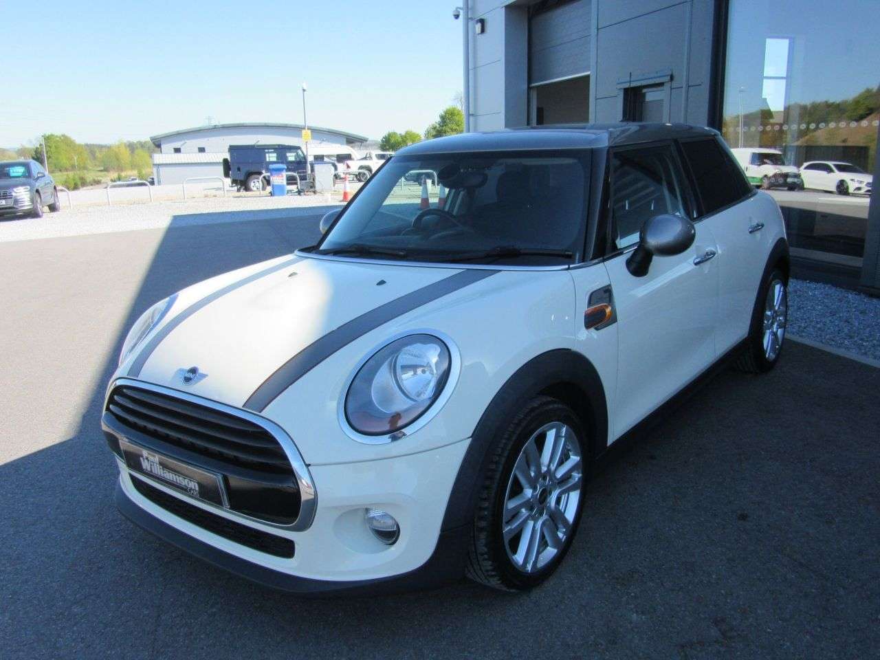 A 2017 MINI HATCH 1.5 Cooper Seven Hatchback 5dr Petrol Manual Euro 6 (s/s) (136 ps) A 2017 MINI HATCH 1.5 Cooper Seven Hatchback 5dr Petrol Manual Euro 6 (s/s) (136 ps)
