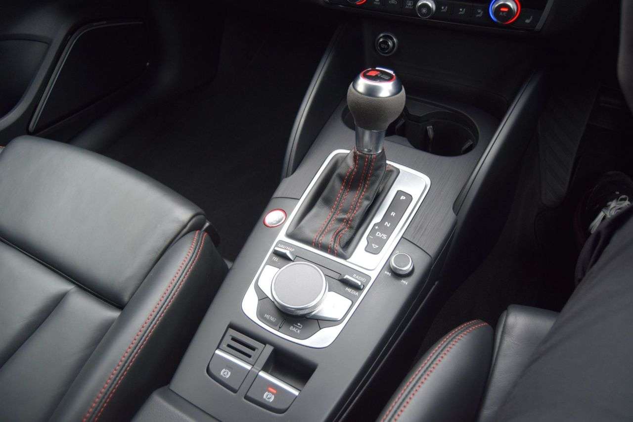 2018 AUDI RS3 2018 AUDI RS3