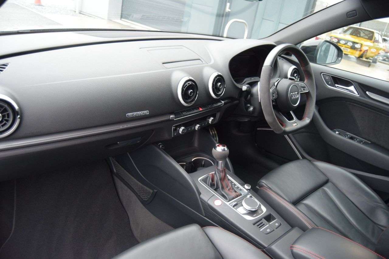 2018 AUDI RS3 2018 AUDI RS3