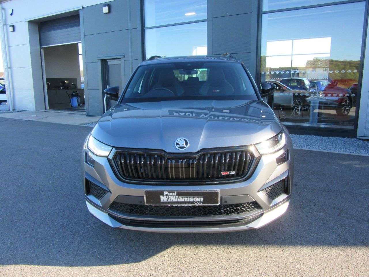 A 2023 SKODA KODIAQ 2.0 TSI vRS SUV 5dr Petrol DSG 4WD Euro 6 (s/s) (7 Seat) (245 ps) A 2023 SKODA KODIAQ 2.0 TSI vRS SUV 5dr Petrol DSG 4WD Euro 6 (s/s) (7 Seat) (245 ps)