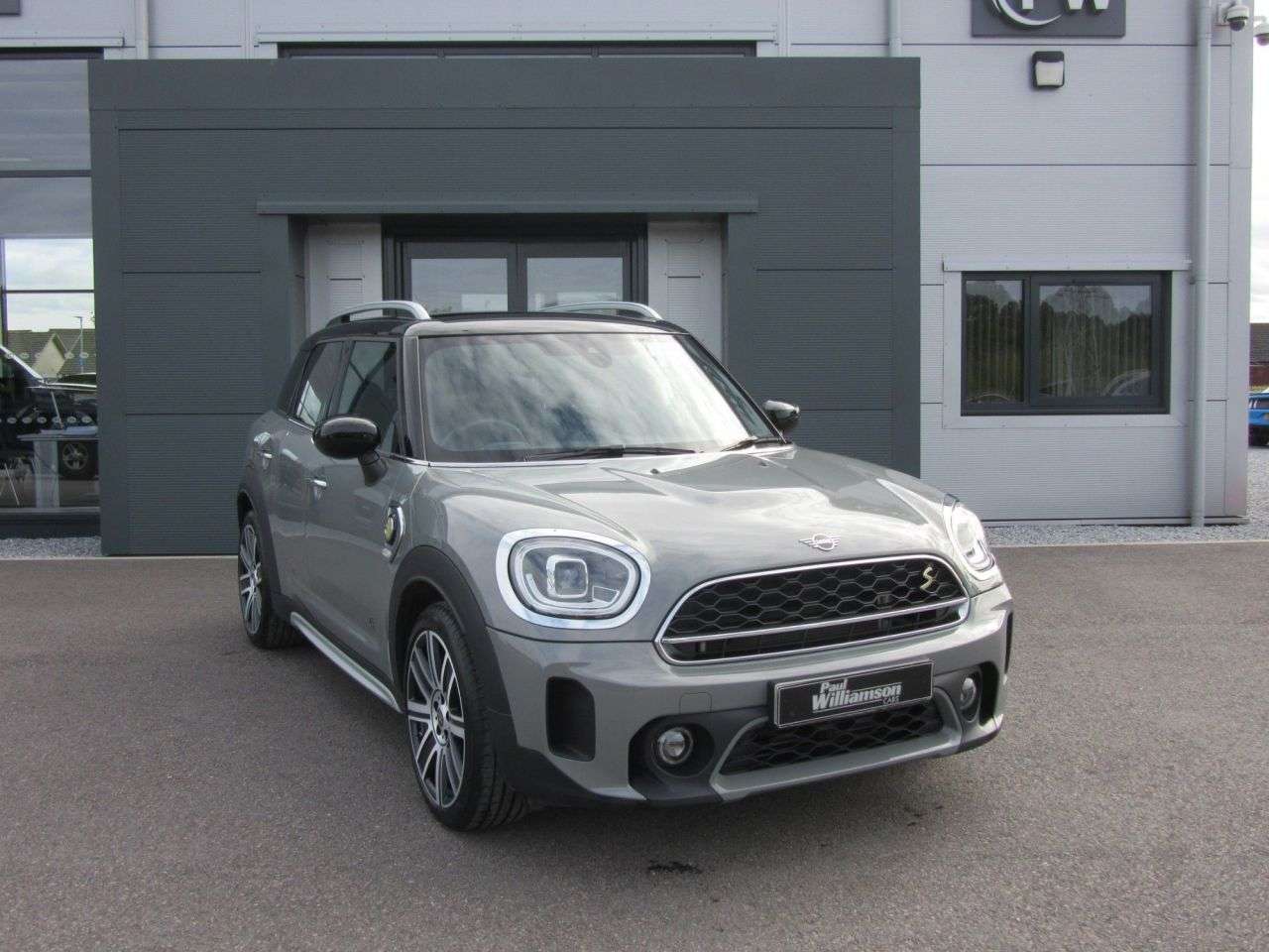 A 2022 MINI COUNTRYMAN 1.5 10kWh Cooper SE Exclusive SUV 5dr Petrol Plug-in Hybrid Auto ALL4 Euro A 2022 MINI COUNTRYMAN 1.5 10kWh Cooper SE Exclusive SUV 5dr Petrol Plug-in Hybrid Auto ALL4 Euro