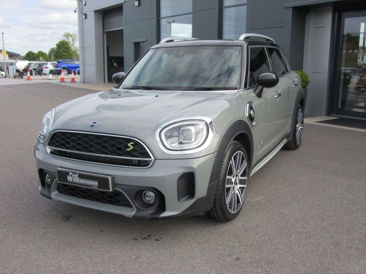 A 2022 MINI COUNTRYMAN 1.5 10kWh Cooper SE Exclusive SUV 5dr Petrol Plug-in Hybrid Auto ALL4 Euro A 2022 MINI COUNTRYMAN 1.5 10kWh Cooper SE Exclusive SUV 5dr Petrol Plug-in Hybrid Auto ALL4 Euro